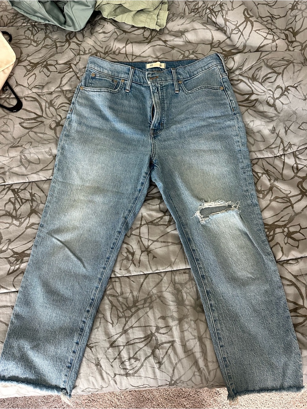 Madewell Light Blue Straight-Leg Jeans with Knee Rip